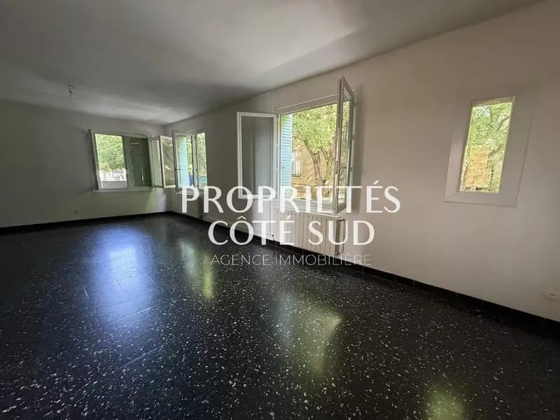 Ensemble immobilier avec local commercial - Coeur de Laudun - Photo 1