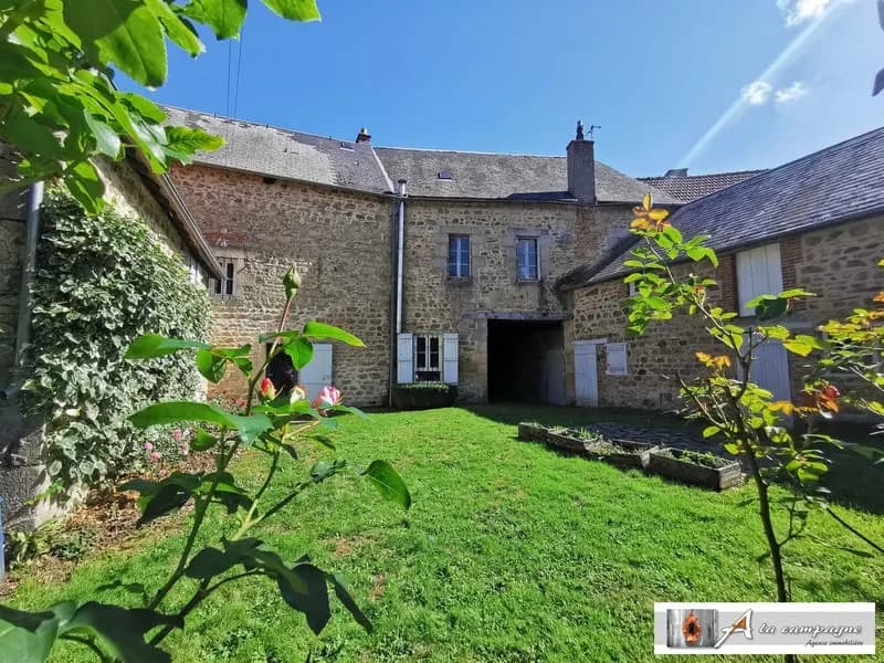 Charmant ensemble immobilier dans un agréable bourg. À venir v - Photo 1