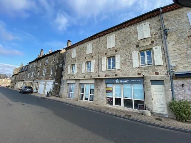 Bel Immeuble de Rapport au coeur du village d'Ayen Corrèze 4 locations - Photo 1