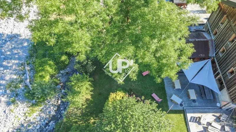 Ensemble immobilier de caractère - Plus de 530 m² au coeur des Aravis - Photo 1
