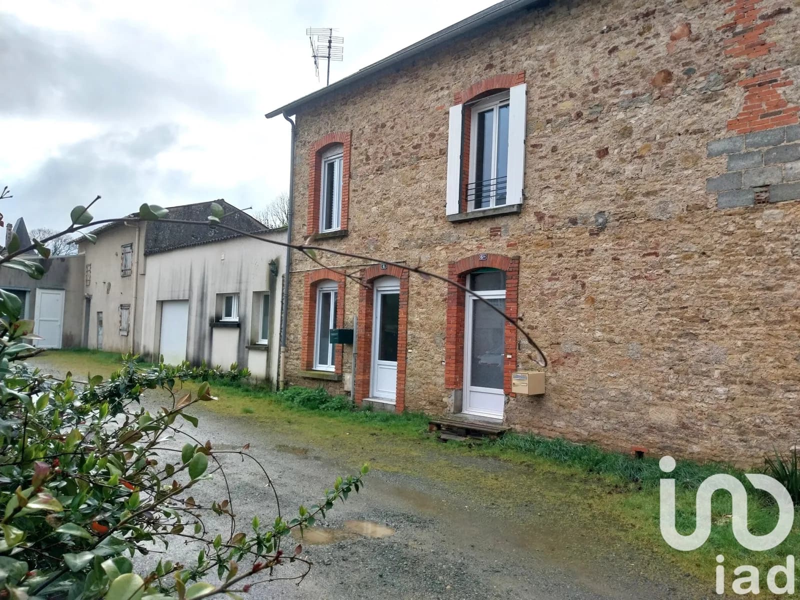 Immeuble 94 m² - Photo 1