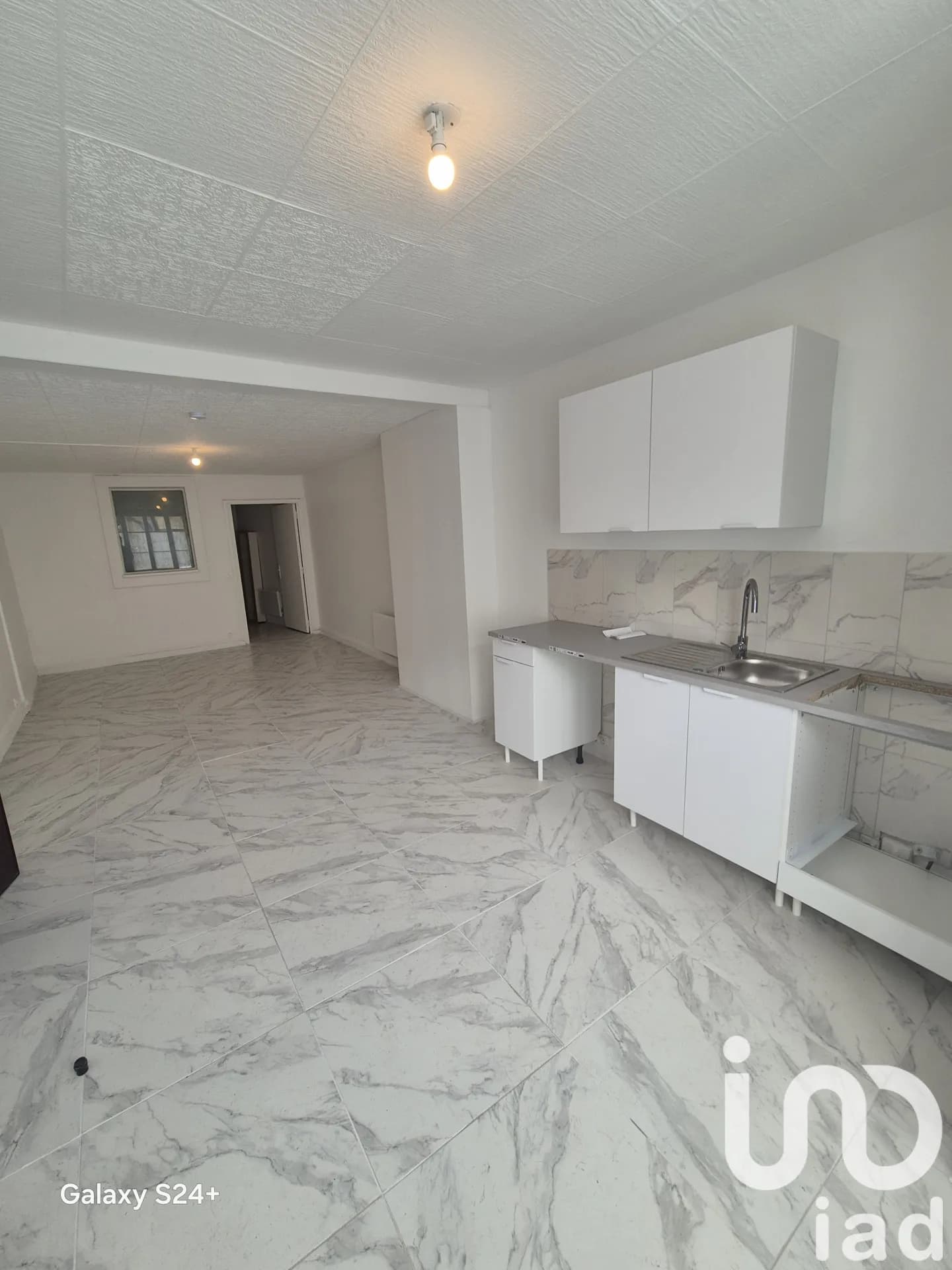 Immeuble 200 m² - Photo 1