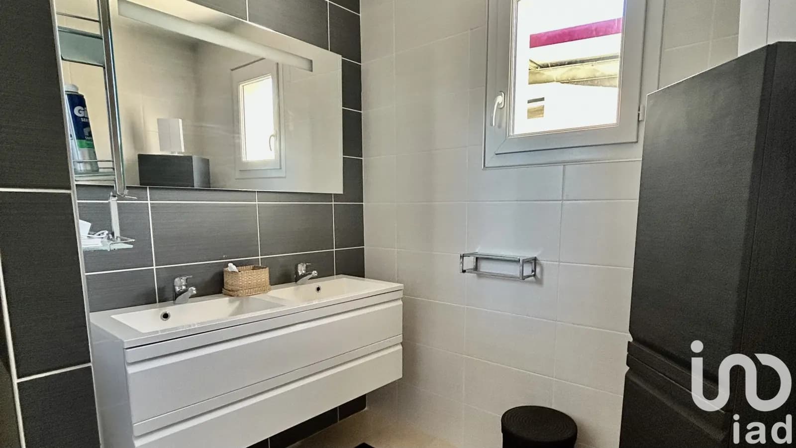 Immeuble 243 m² - Photo 1