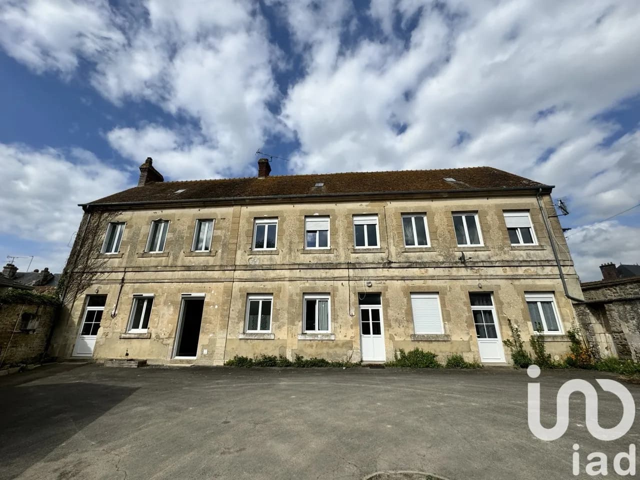 Immeuble 222 m² - Photo 1