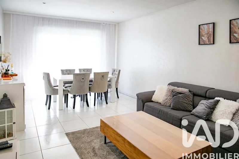 Immeuble 200 m² - Photo 1
