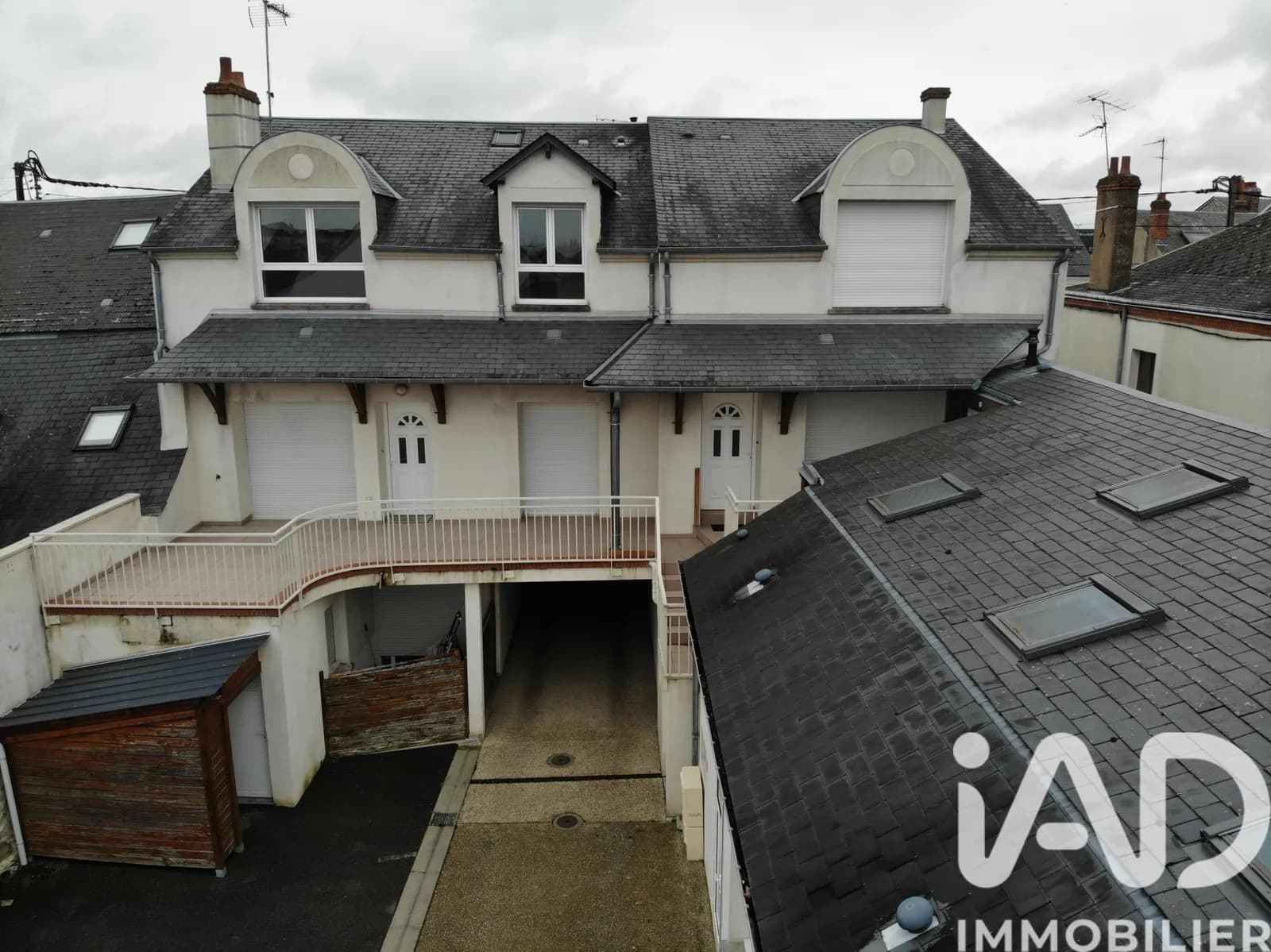 Immeuble 320 m² - Photo 1
