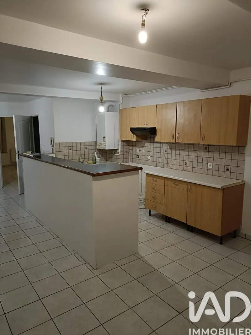 Immeuble 200 m² - Photo 1