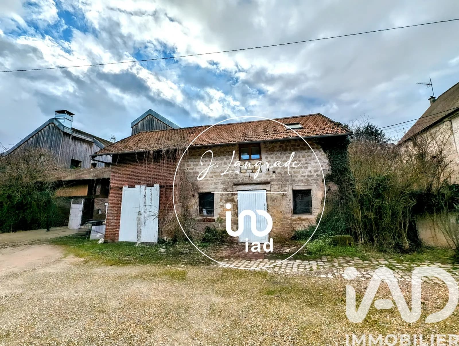 Immeuble 71 m² - Photo 1