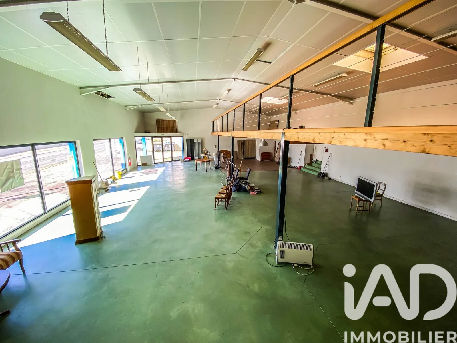 Immeuble 679 m² - Photo 1