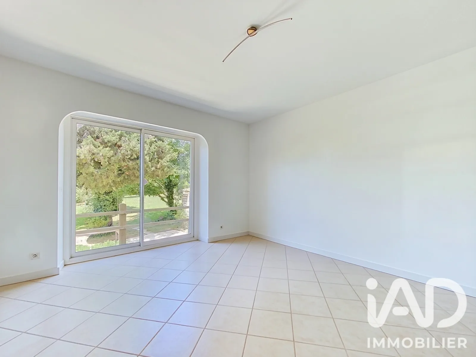 Immeuble 331 m² - Photo 1