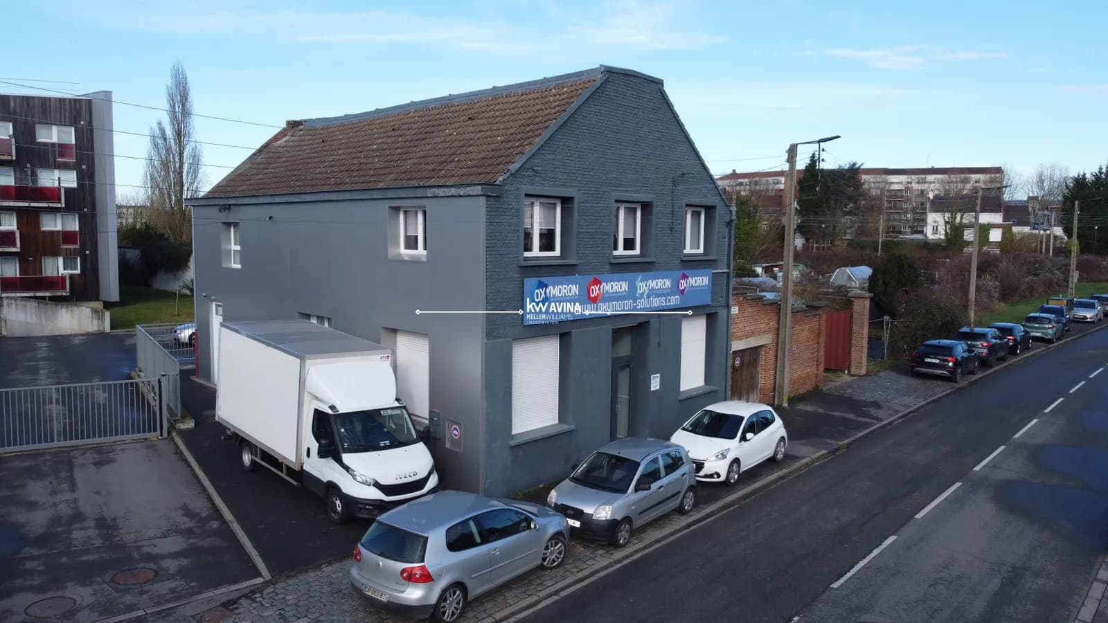 Immeuble R+1 220 m2 + 4 places de parking - Photo 1