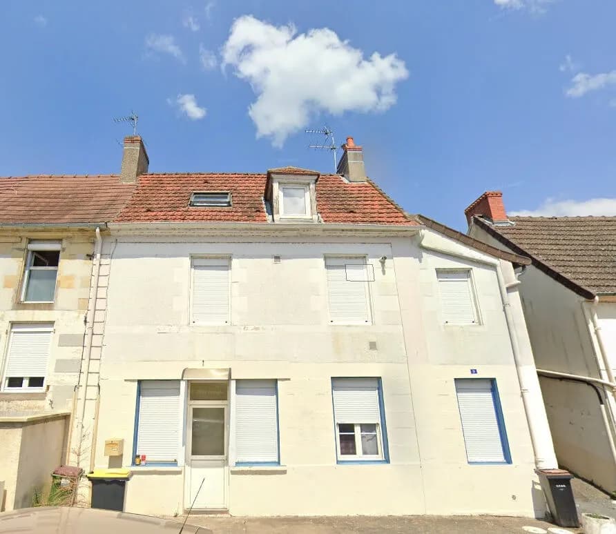EN VENTE - IMPHY, 2 H 30 PARIS Immeuble avec deux appartements. - Photo 1