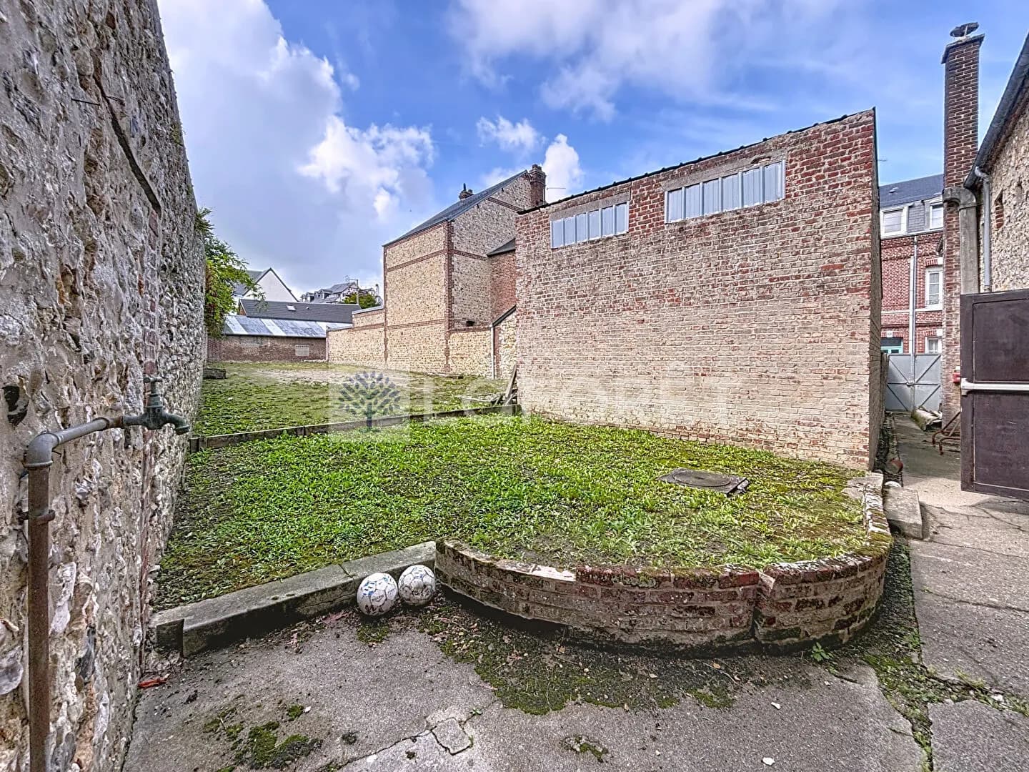 Immeuble 291 m² - Photo 1
