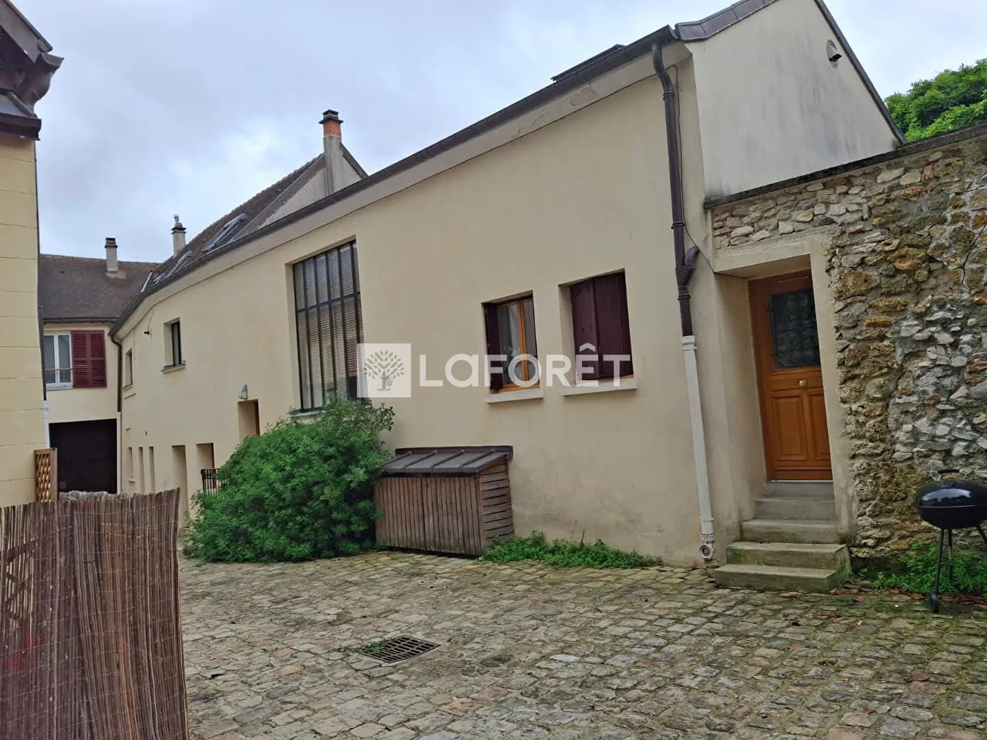 Immeuble de rapport 13 pièces 697 m² - Photo 1