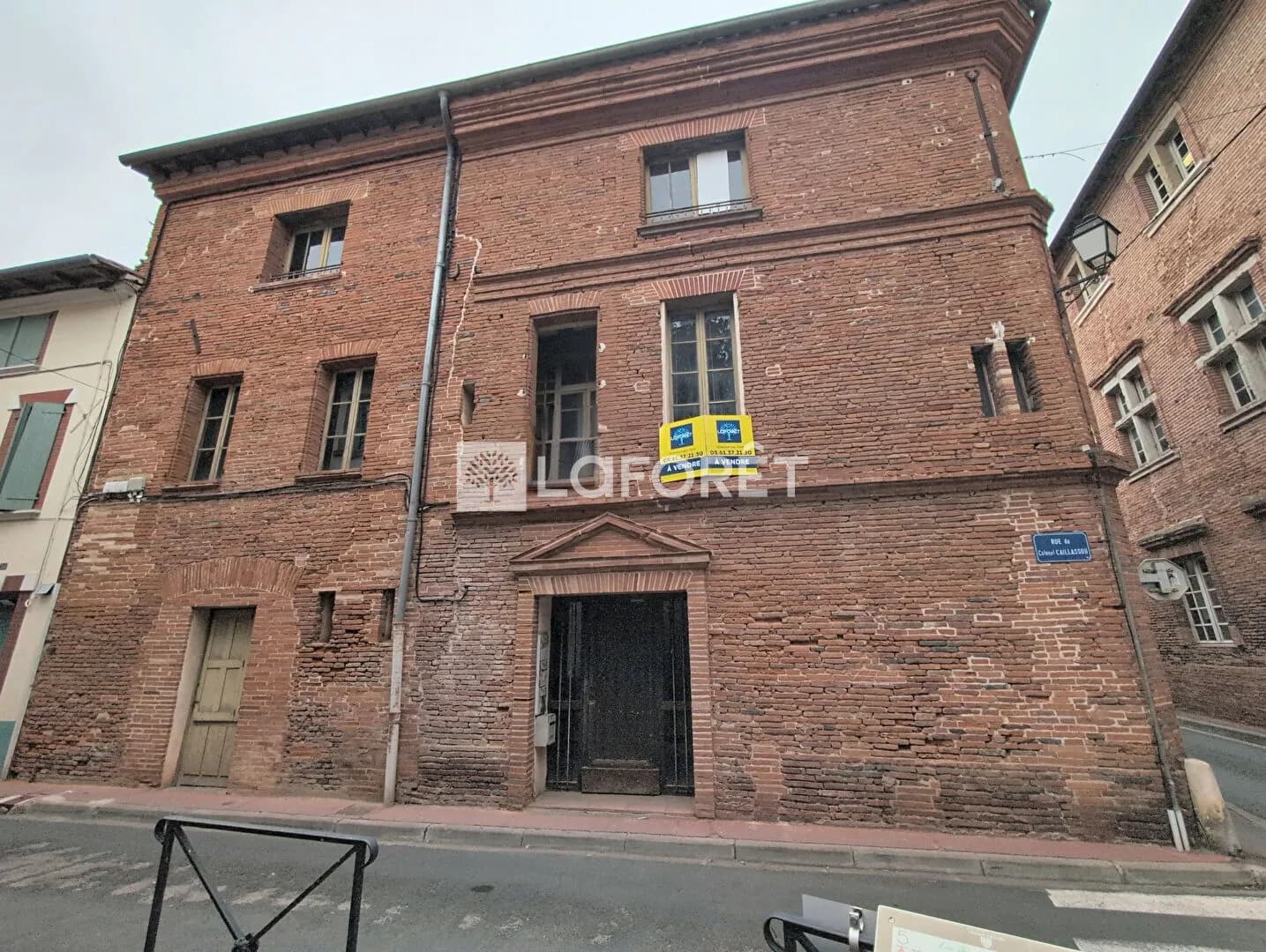 Immeuble 10 pièces 250 m² - Photo 1