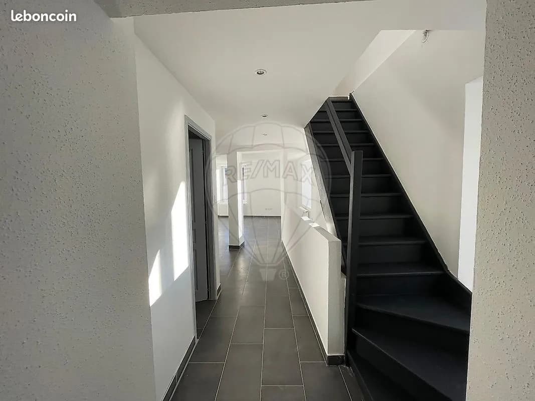 Immeuble 155 m² - Photo 1
