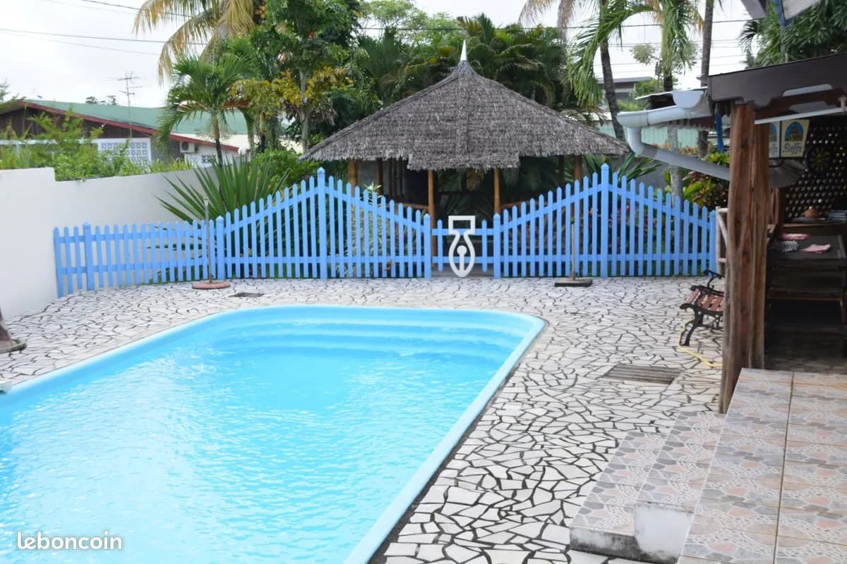 Complexe hôtelier , 1 Maison, 6 studios, piscine ,carbet a 97354 remire Montjoly en Guyane - Photo 1