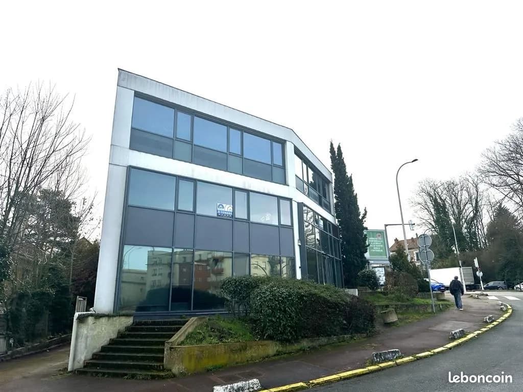 Immeuble 924 m² - Photo 1