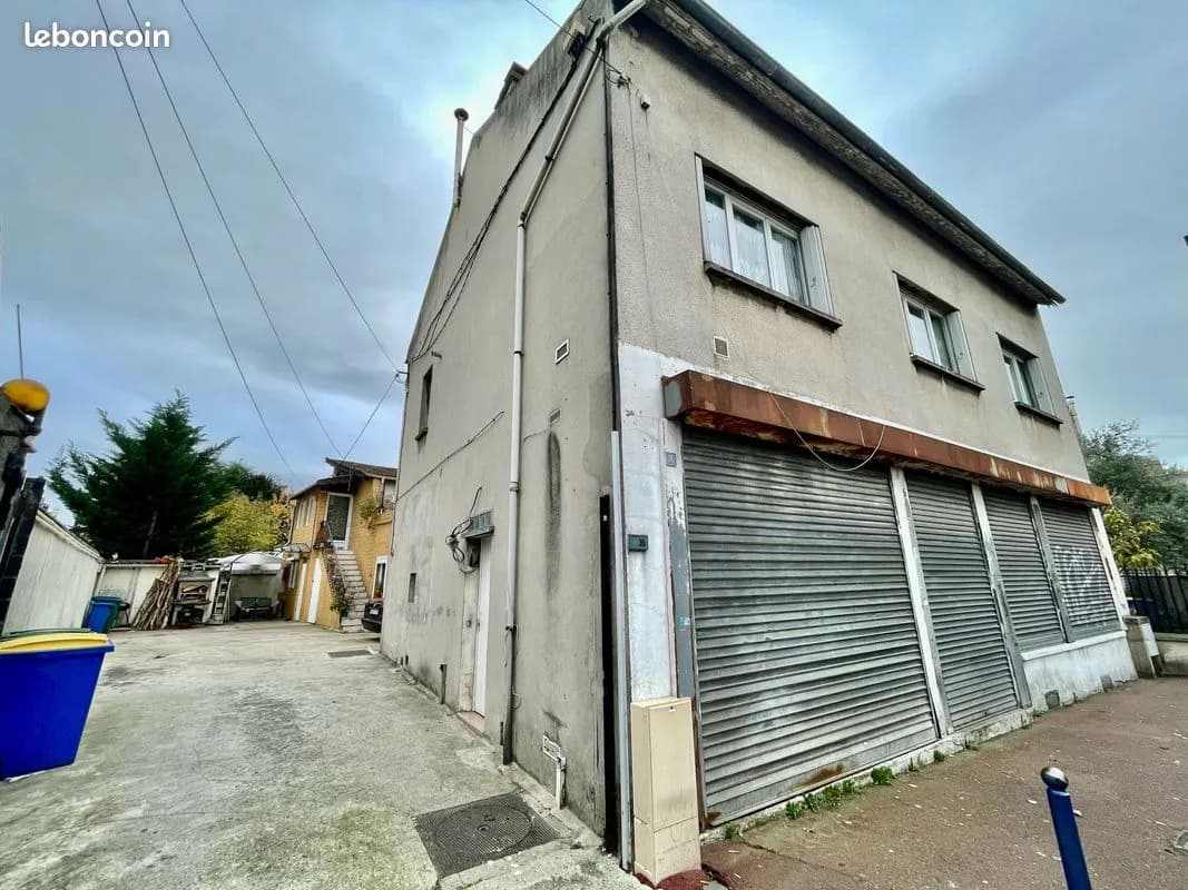 Immeuble 246 m² - Photo 1