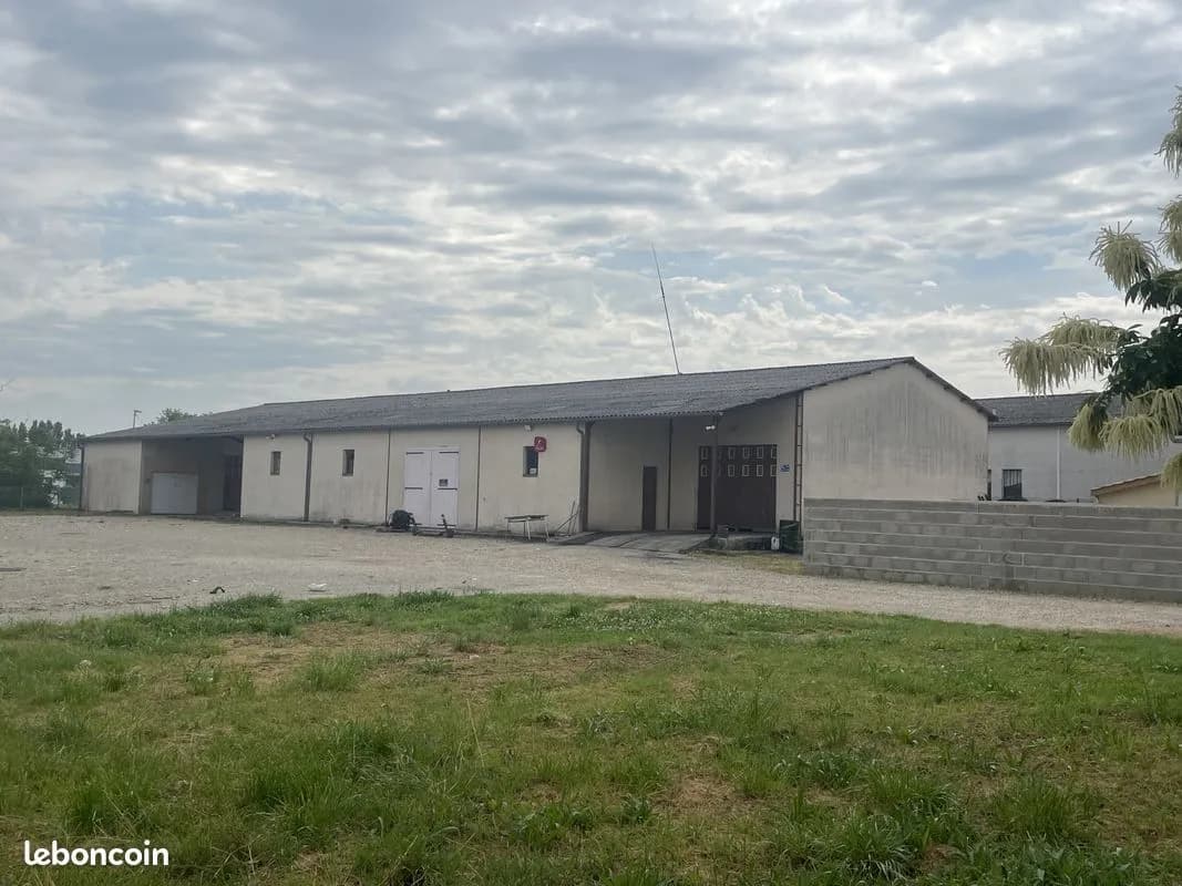 Immeuble 670 m² - Photo 1
