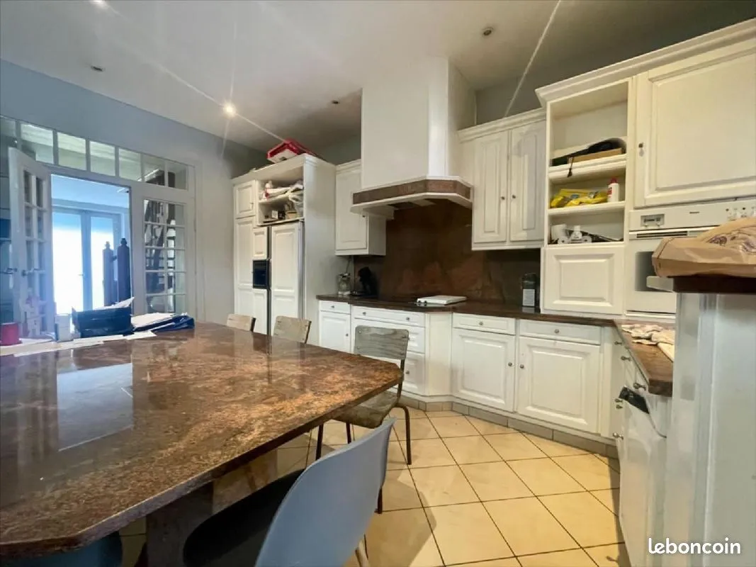 Immeuble 208 m² - Photo 1