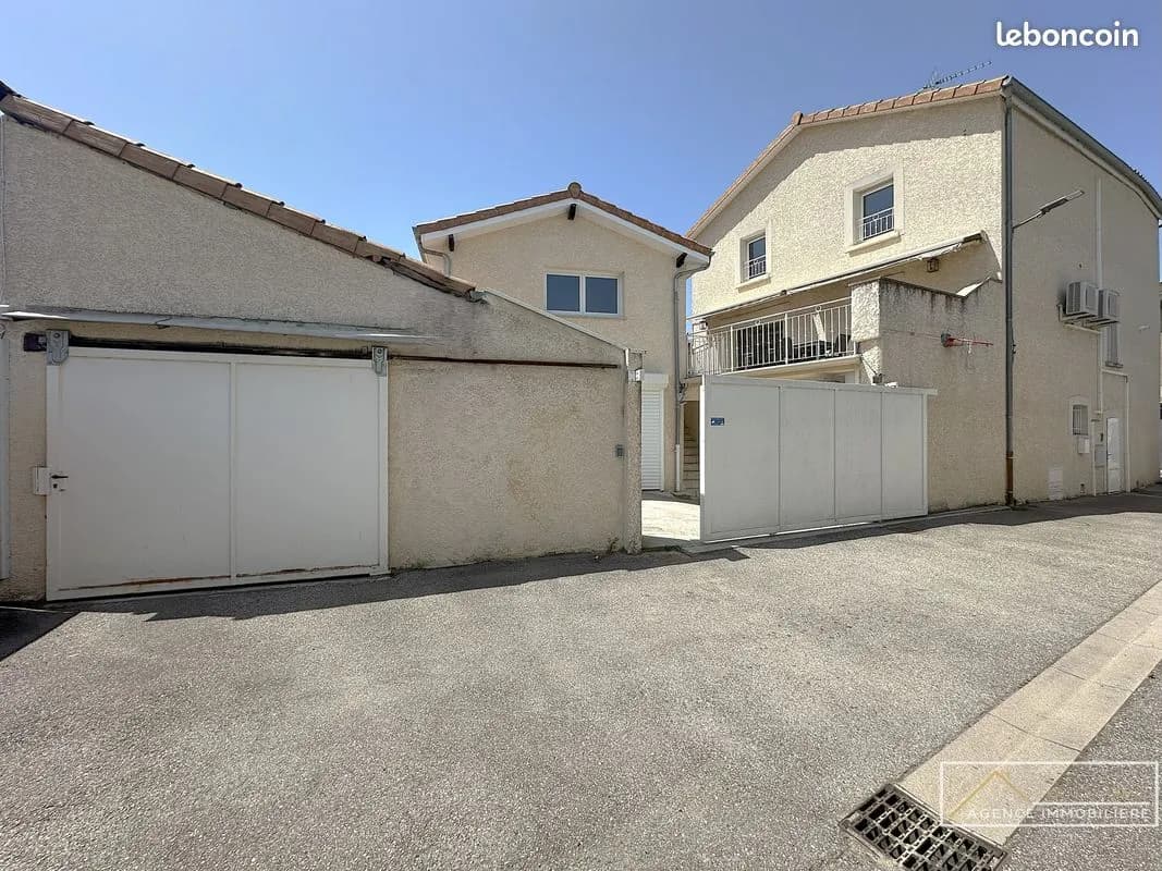 Immeuble 220 m² - Photo 1