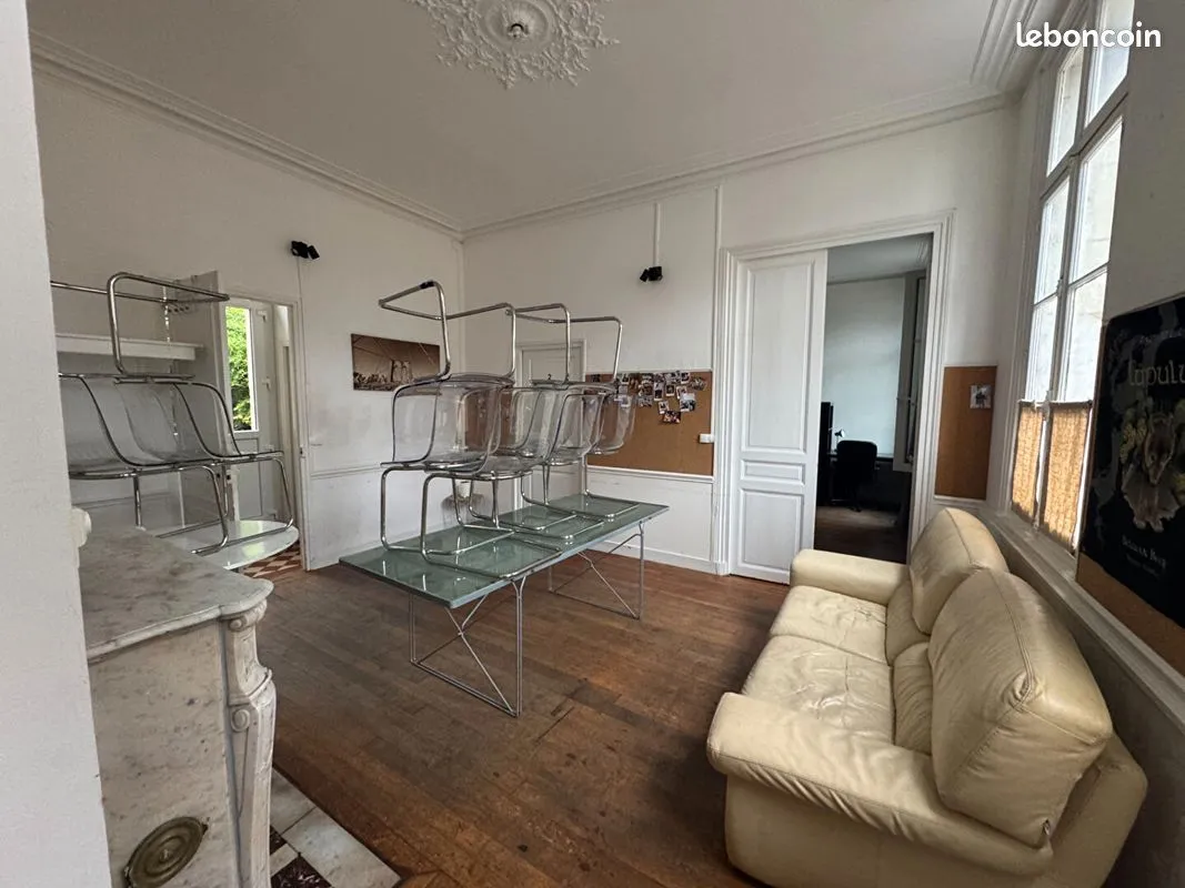 Immeuble 21 pièces 360 m² - Photo 1