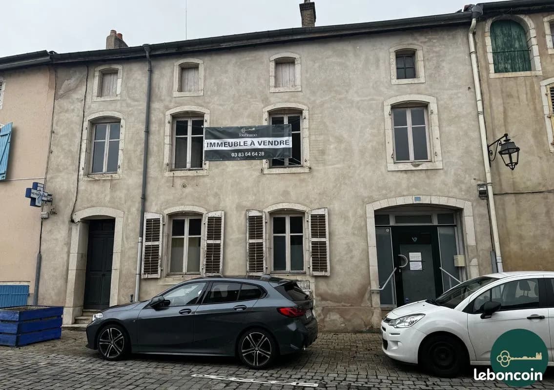 Immeuble 300 m² - Photo 1