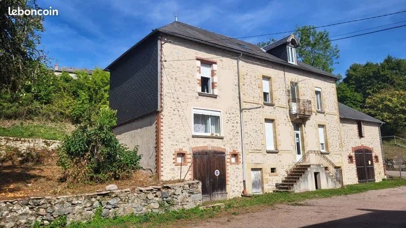 Immeuble de rapport avec 5 appartements meublés et deux garages et un jardin - Photo 1