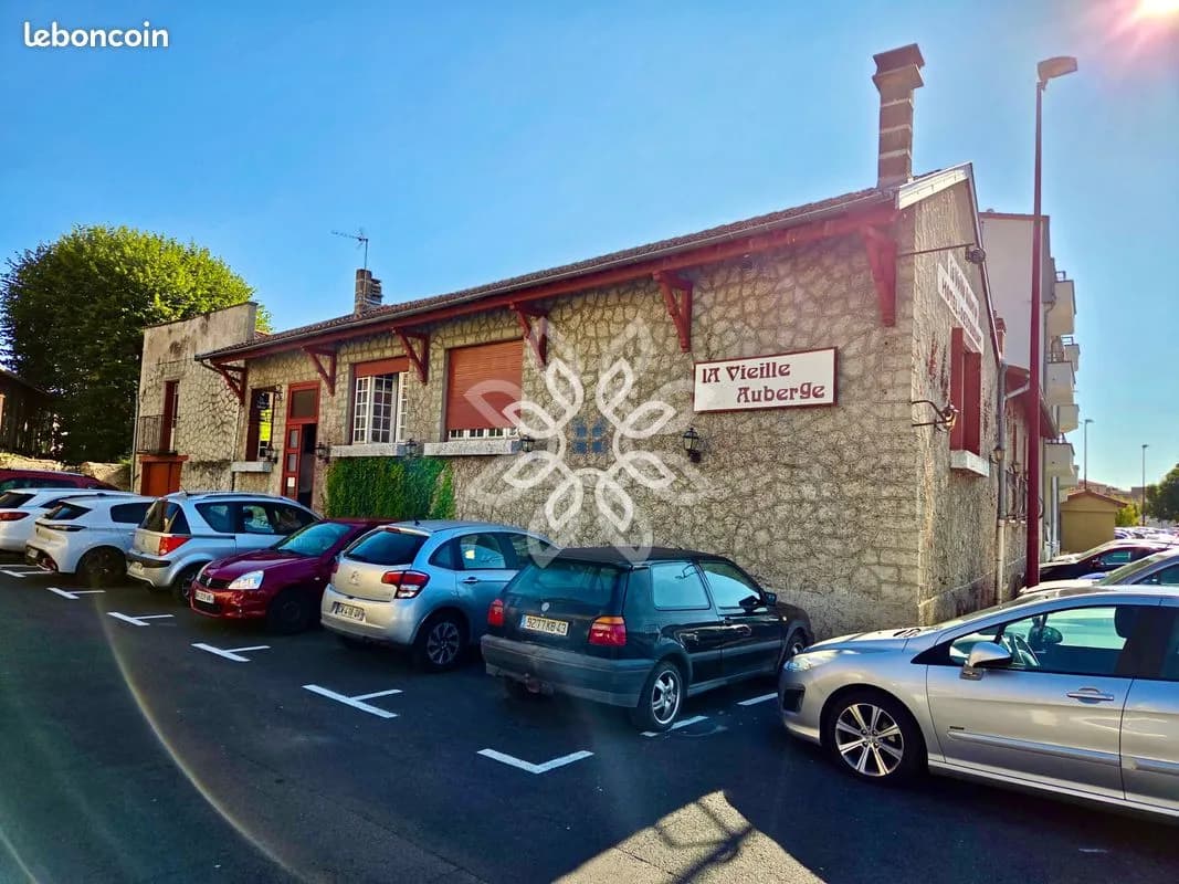 Immeuble 20 pièces 305 m² - Photo 1