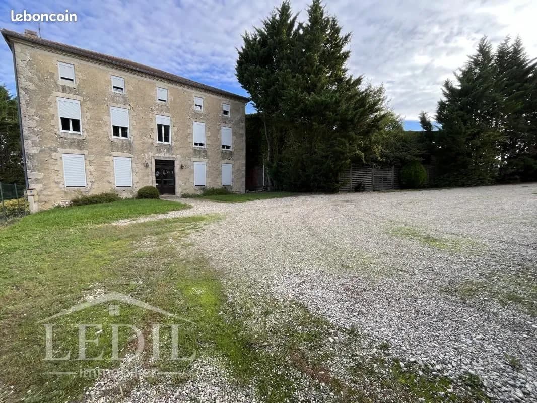 Immeuble 343 m² - Photo 1