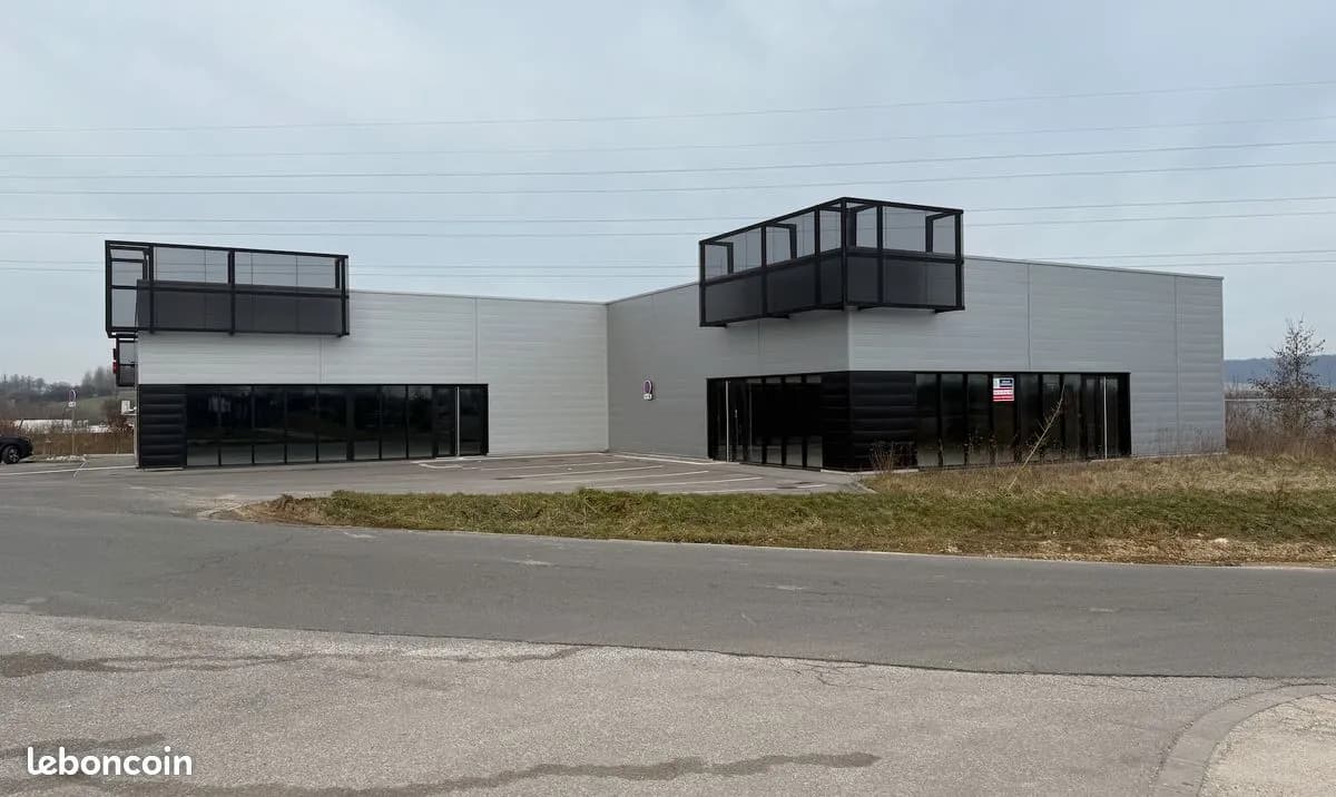 Ensemble immobilier à usage commercial ou activité ou bureau Hesdin La Forêt - Photo 1