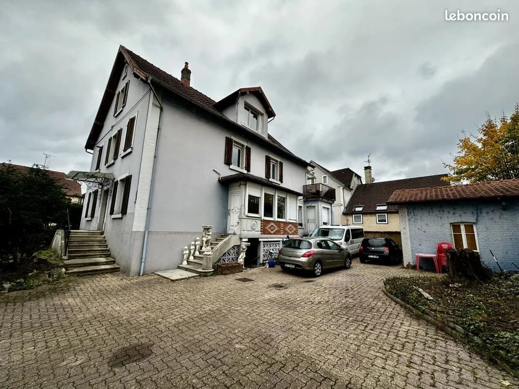 Immeuble 13 pièces 240 m² - Photo 1