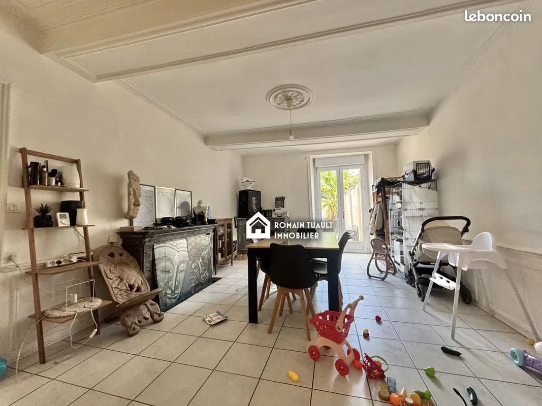 Immeuble 254 m² - Photo 1