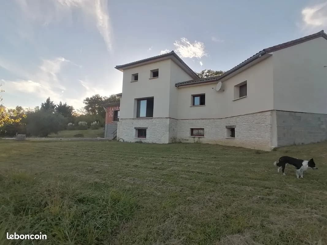 Ensemble immobilier - Photo 1