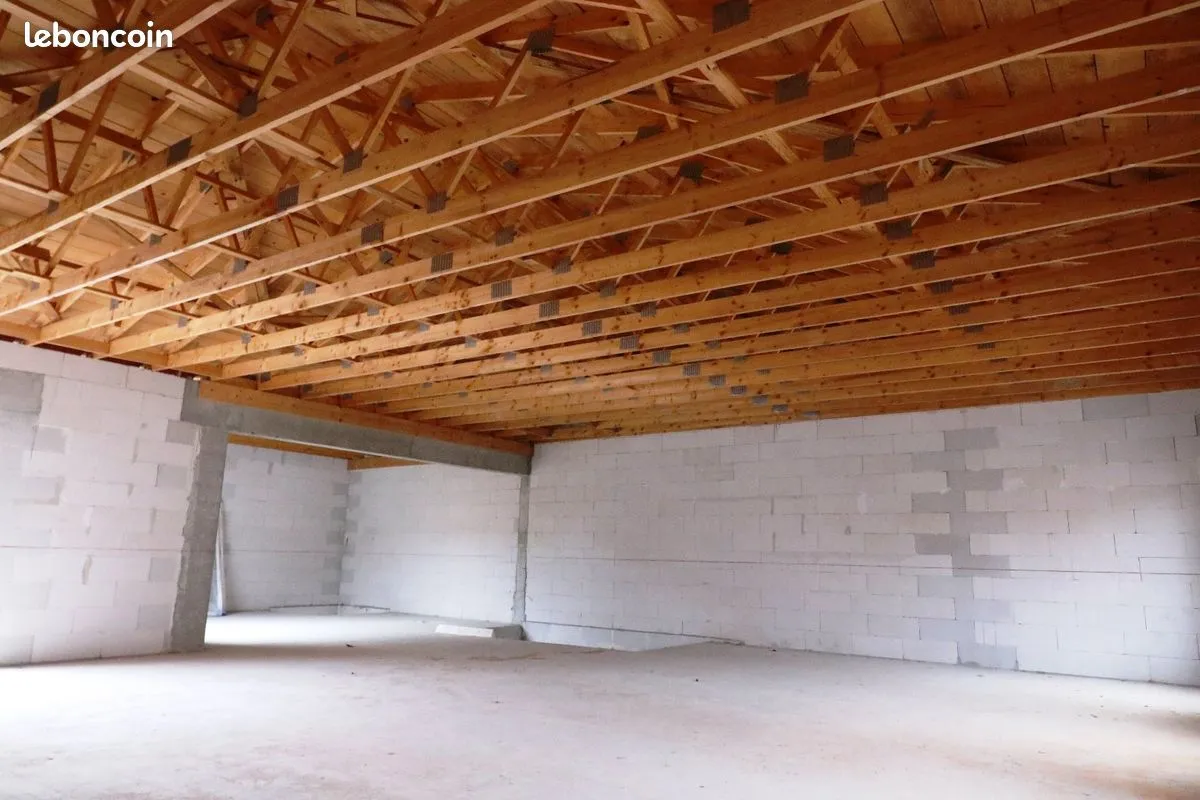 Immeuble 394 m² - Photo 1