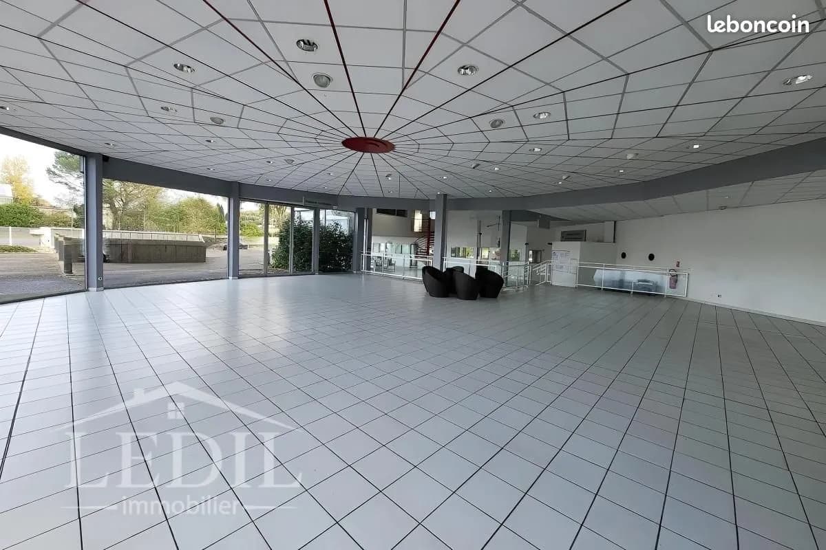 Immeuble 1500 m² - Photo 1