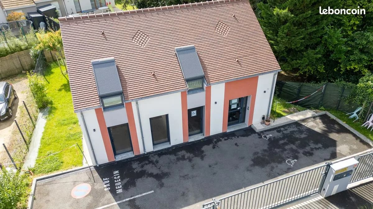 Immeuble 194 m² - Photo 1