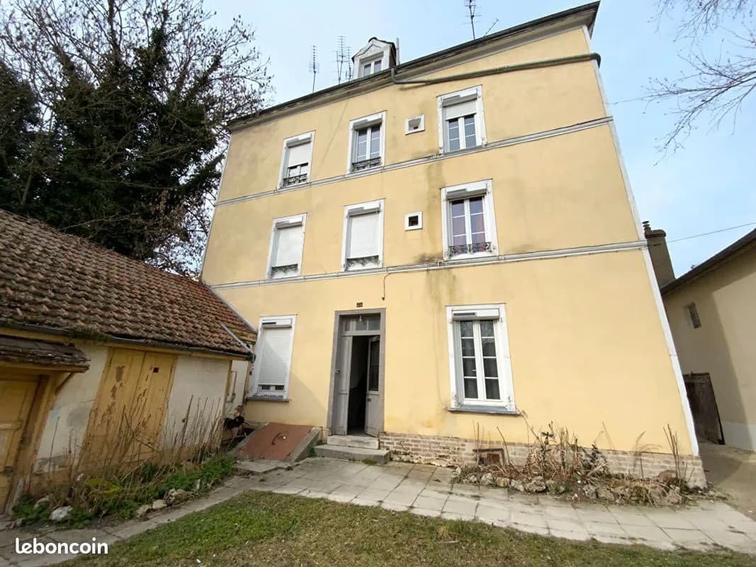 Immeuble 12 pièces 300 m² - Photo 1