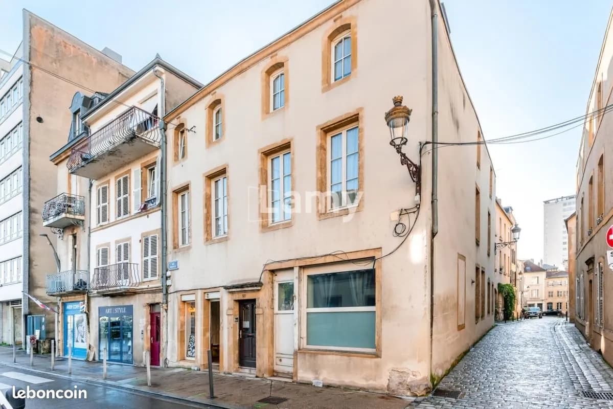 Immeuble 259 m² - Photo 1