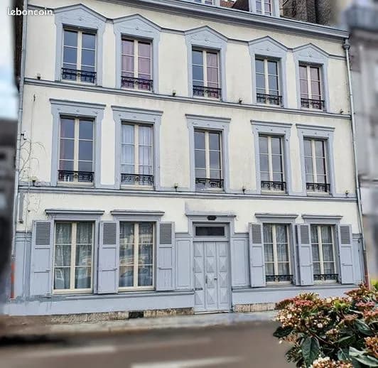 Immeuble 18 pièces 400 m² - Photo 1