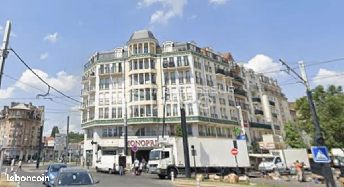 Immeuble 307 m² - Photo 1