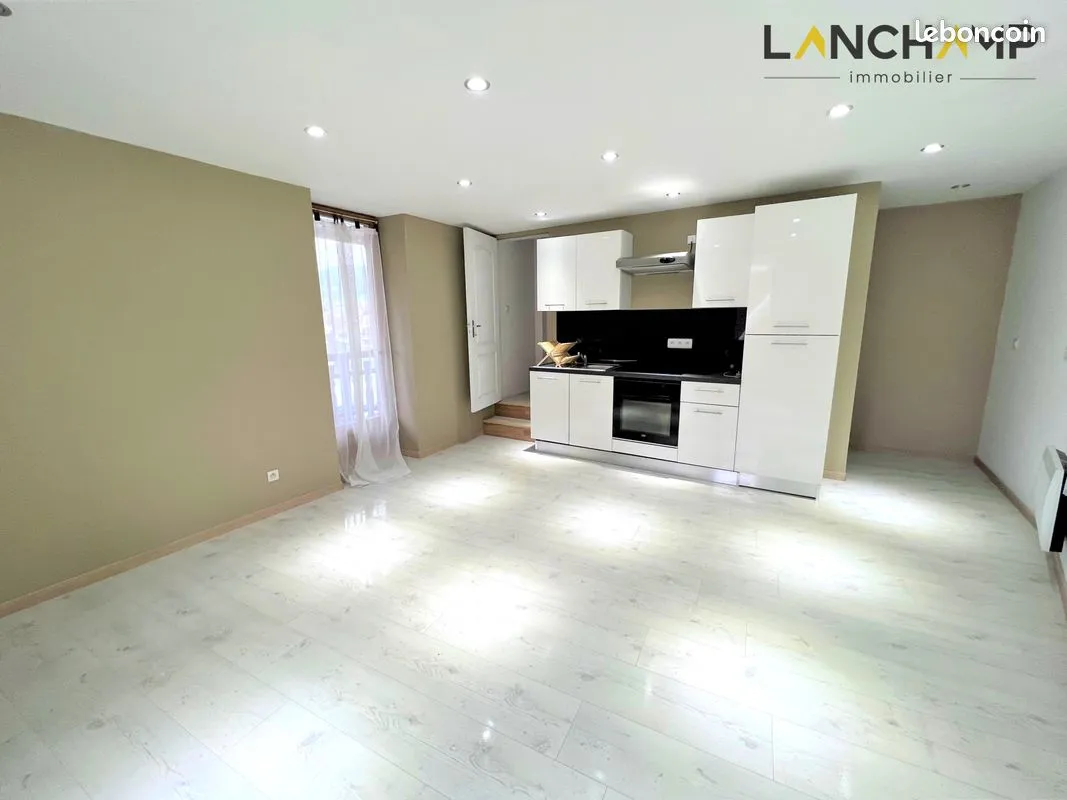 Immeuble 104 m² - Photo 1
