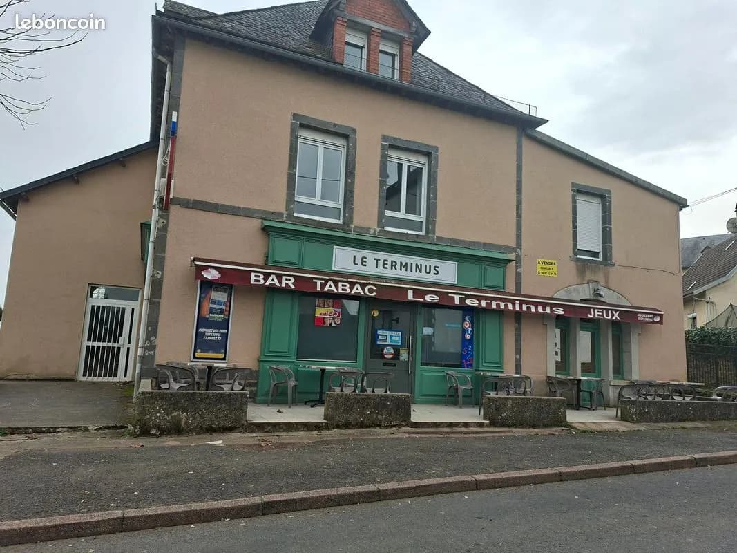 Immeuble de rapport 1 pièce 500 m² - Photo 1