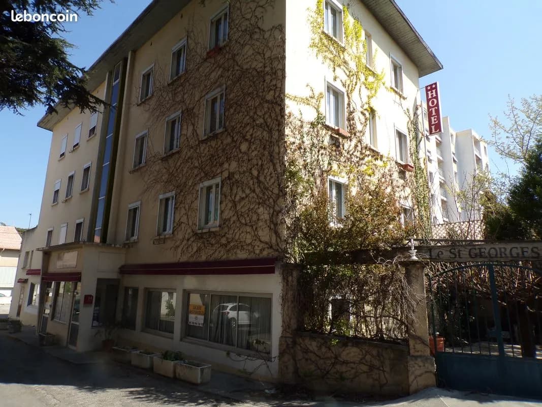 Grand immeuble a rehabiliter - Photo 1