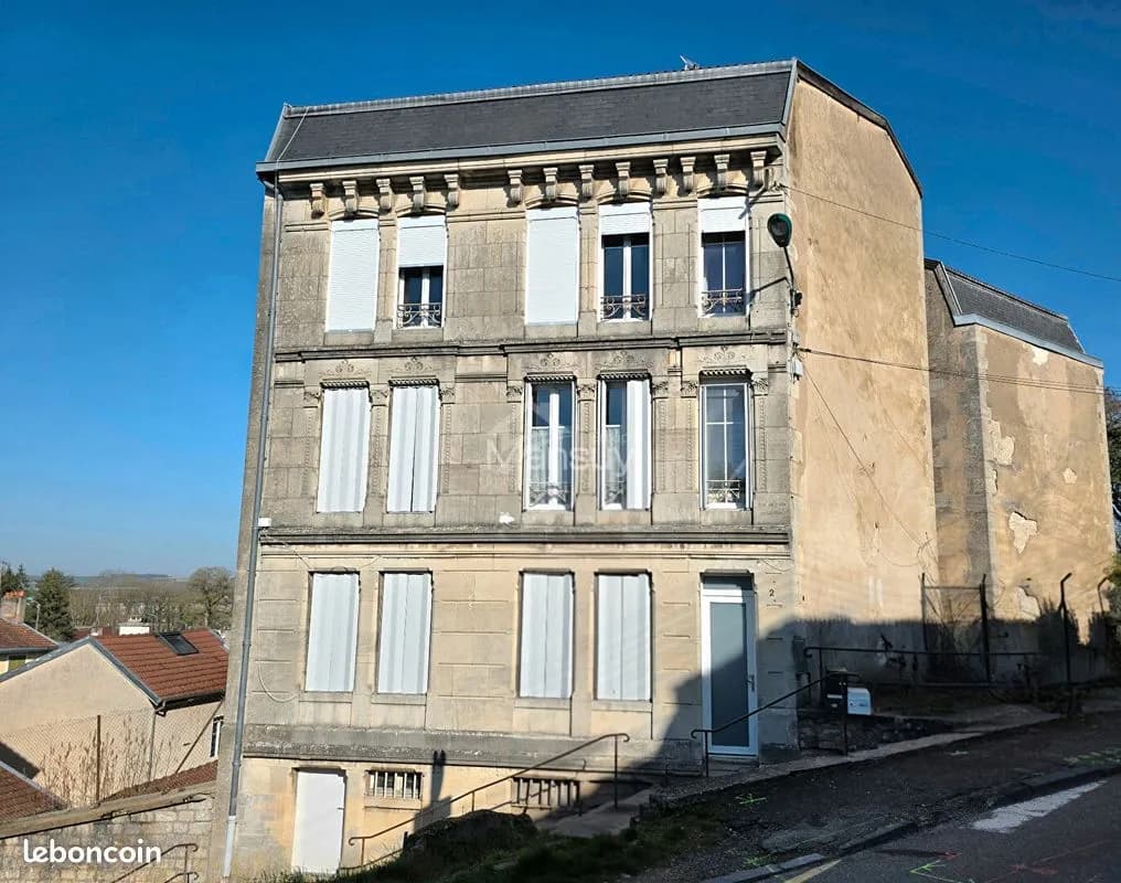 Immeuble 256 m² - Photo 1