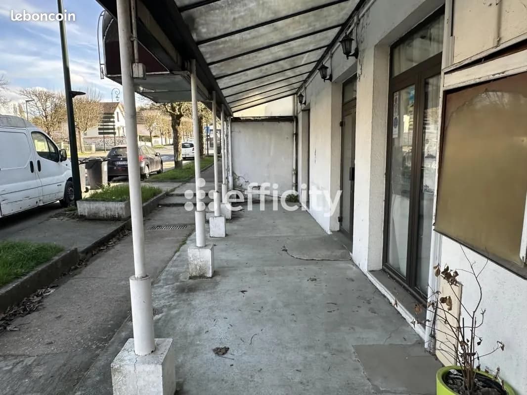 Immeuble 315 m² - Photo 1