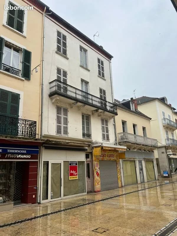 Vente d'immeuble en bloc rue de l'Hotel des postes à Vichy - Photo 1
