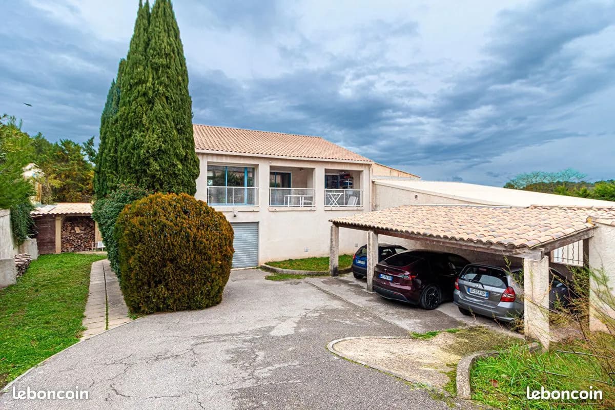 Ensemble immobilier mixte atypique et unique - Photo 1