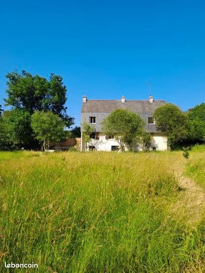 VANNES 7 Km IMMEUBLLE 2 APPARTEMENTS + DéPENDANCES 1 HA TERRAIN - Photo 1